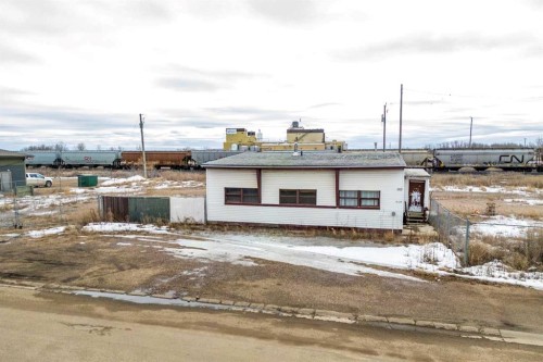 1101 1 Avenue, Wainwright, AB 
