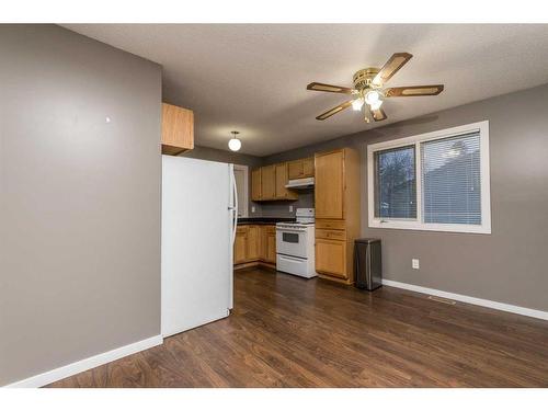 5306 47 Street, Lloydminster, AB - Indoor Photo Showing Kitchen