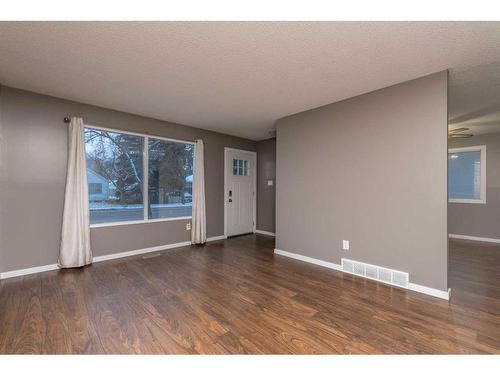 5306 47 Street, Lloydminster, AB - Indoor