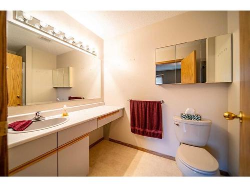 5529 41 Street, Provost, AB - Indoor Photo Showing Bathroom