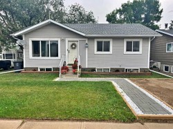 4702 50 Avenue  Dewberry, AB T0B 1G0