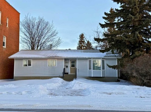 4836 50 Avenue  Vermilion, AB T9X 1T6