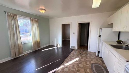 1206 6 Avenue, Wainwright, AB - Indoor Photo Showing Other Room