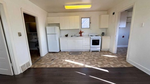 1206 6 Avenue, Wainwright, AB - Indoor Photo Showing Kitchen