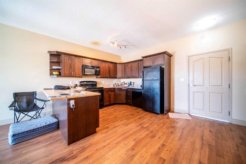 405-2609 11 Avenue, Wainwright, AB - Indoor Photo Showing Kitchen