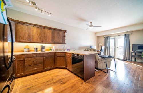 404-2609 11 Avenue, Wainwright, AB - Indoor Photo Showing Kitchen With Double Sink