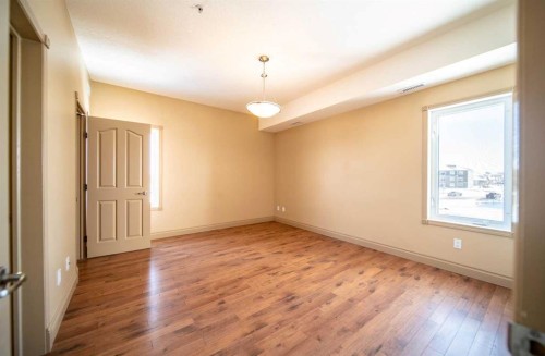 402-2609 11 Avenue, Wainwright, AB - Indoor Photo Showing Other Room