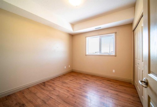 402-2609 11 Avenue, Wainwright, AB - Indoor Photo Showing Other Room