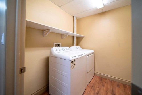 402-2609 11 Avenue, Wainwright, AB - Indoor Photo Showing Laundry Room