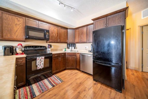 309-2609 11 Avenue, Wainwright, AB - Indoor Photo Showing Kitchen