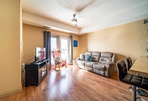 304-2609 11 Avenue, Wainwright, AB - Indoor Photo Showing Living Room