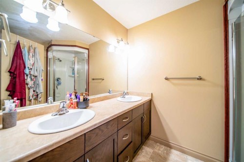 304-2609 11 Avenue, Wainwright, AB - Indoor Photo Showing Bathroom