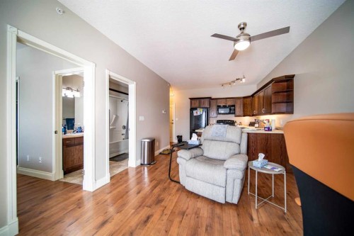 210-2609 11 Avenue, Wainwright, AB - Indoor Photo Showing Living Room