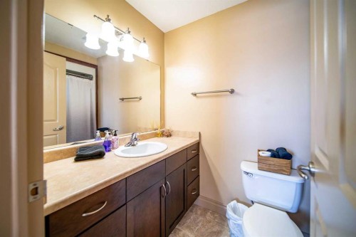 210-2609 11 Avenue, Wainwright, AB - Indoor Photo Showing Bathroom