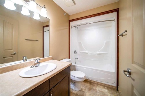 210-2609 11 Avenue, Wainwright, AB - Indoor Photo Showing Bathroom
