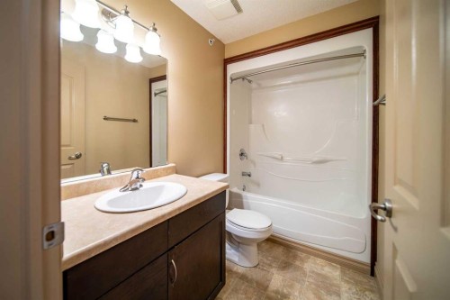 202-2609 11 Avenue, Wainwright, AB - Indoor Photo Showing Bathroom