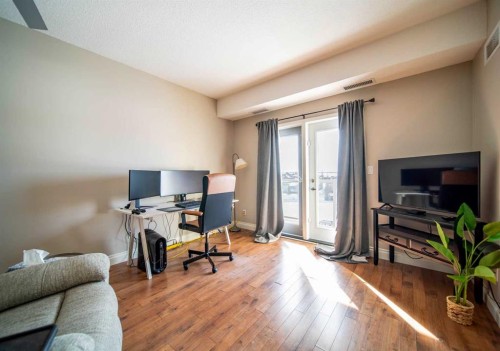 201-2609 11 Avenue, Wainwright, AB - Indoor Photo Showing Office