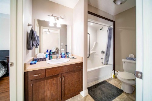 201-2609 11 Avenue, Wainwright, AB - Indoor Photo Showing Bathroom