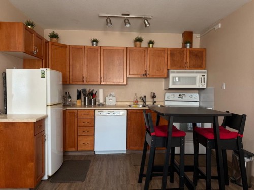 5-5426 49 Avenue, Lloydminster, SK - Indoor Photo Showing Kitchen