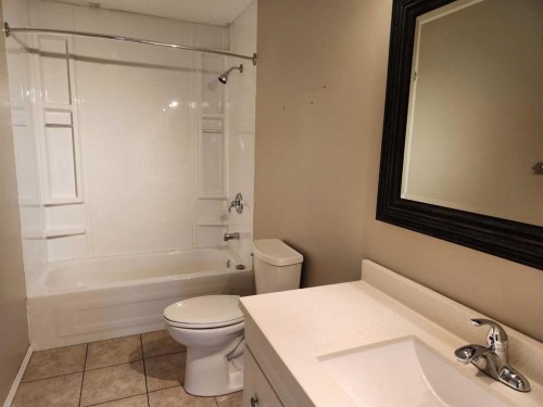 5002 53 Avenue, Kitscoty, AB - Indoor Photo Showing Bathroom