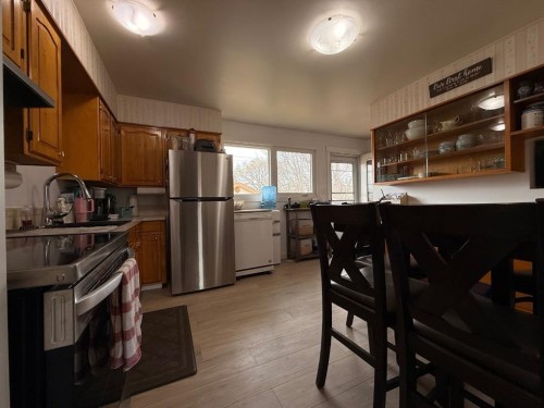 122 Main Street, Lashburn, SK - Indoor Photo Showing Kitchen