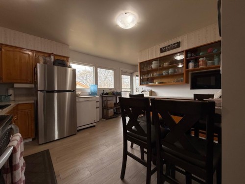 122 Main Street, Lashburn, SK - Indoor Photo Showing Kitchen