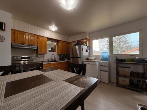 122 Main Street, Lashburn, SK - Indoor Photo Showing Other Room