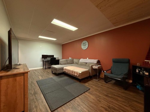 122 Main Street, Lashburn, SK - Indoor