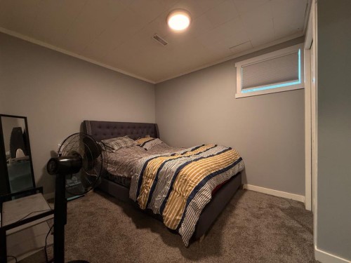 122 Main Street, Lashburn, SK - Indoor Photo Showing Bedroom