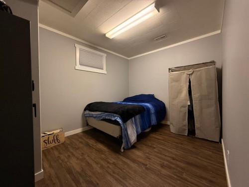 122 Main Street, Lashburn, SK - Indoor Photo Showing Bedroom