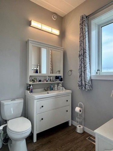 34062 Hwy 13, Provost, AB - Indoor Photo Showing Bathroom