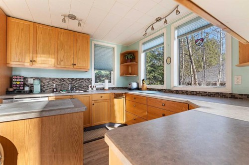 912 Brightsand Place, Brightsand Lake, SK - Indoor Photo Showing Kitchen