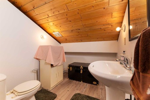 912 Brightsand Place, Brightsand Lake, SK - Indoor Photo Showing Bathroom