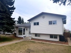 5319 55 Avenue  Viking, AB T0B 4N0
