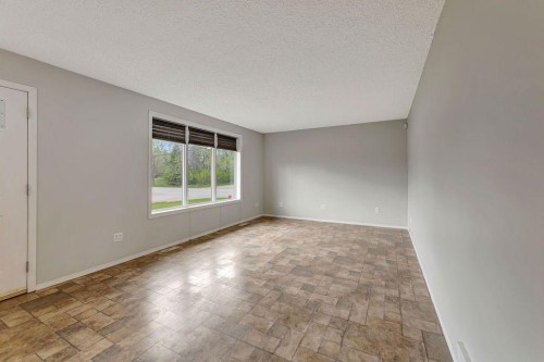 201 3 Avenue E, Neilburg, SK - Indoor Photo Showing Other Room