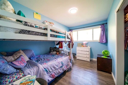 101 11 Street, Wainwright, AB - Indoor Photo Showing Bedroom