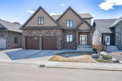 6205 17 Street Close  Lloydminster, AB T9V 3S1