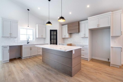 6003 13 Street, Lloydminster, AB - Indoor Photo Showing Kitchen With Upgraded Kitchen
