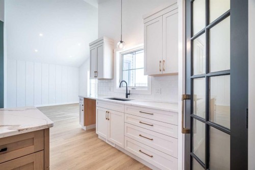 6003 13 Street, Lloydminster, AB - Indoor Photo Showing Kitchen With Upgraded Kitchen