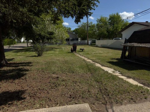902 7 Avenue, Wainwright, AB - Outdoor