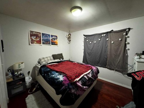 902 7 Avenue, Wainwright, AB - Indoor Photo Showing Bedroom