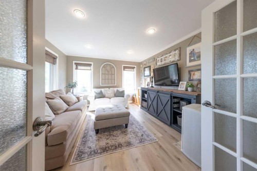 Ne-32-49-25-W3, Rural, SK - Indoor Photo Showing Living Room