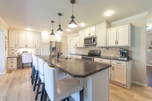 Ne-32-49-25-W3, Rural, SK - Indoor Photo Showing Kitchen With Double Sink With Upgraded Kitchen