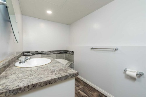 109 3 Street East, Maidstone, SK - Indoor Photo Showing Bathroom