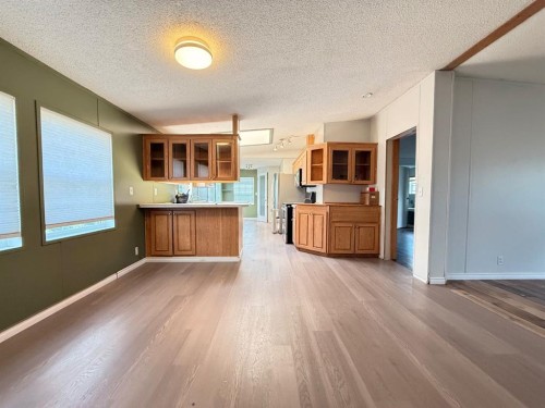 428 5 Street North, Marwayne, AB - Indoor Photo Showing Kitchen
