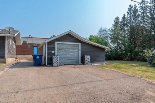 302 2 Avenue East, Maidstone, SK - Outdoor