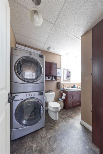 5008 50 Street, Lloydminster, AB 