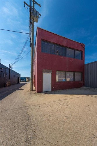 5008 50 Street, Lloydminster, AB 