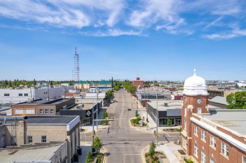 5008 50 Street, Lloydminster, AB 