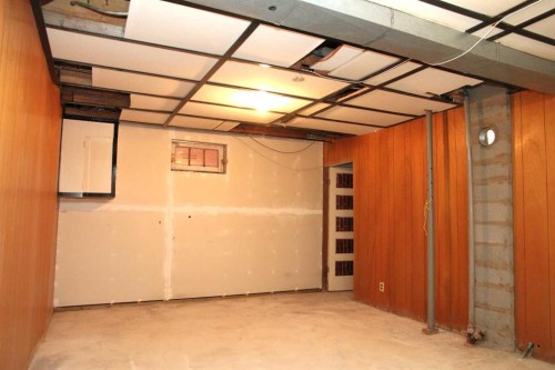 109 5 Avenue West, Maidstone, SK - Indoor